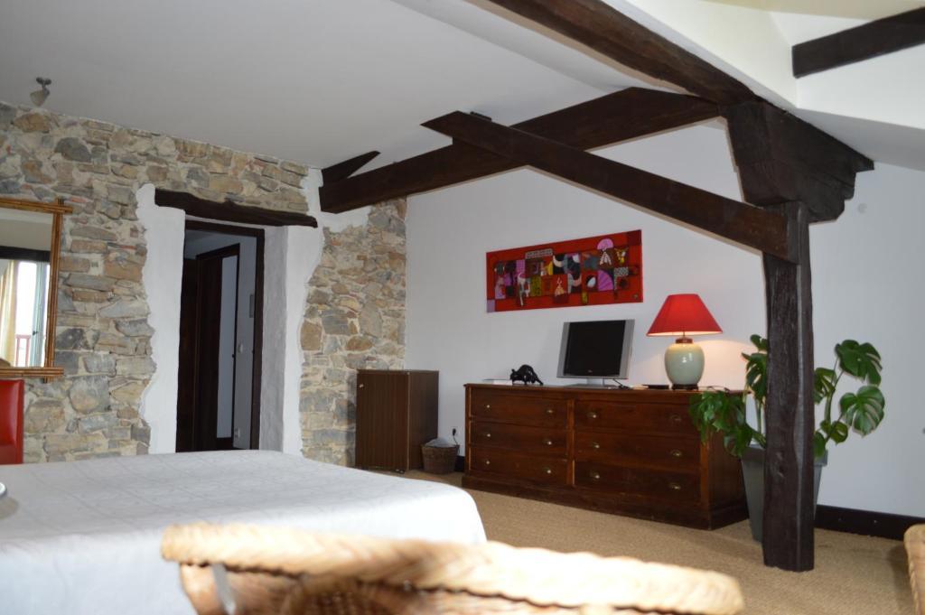 La Ferme Ostalapia Bed & Breakfast Ahetze Rom bilde