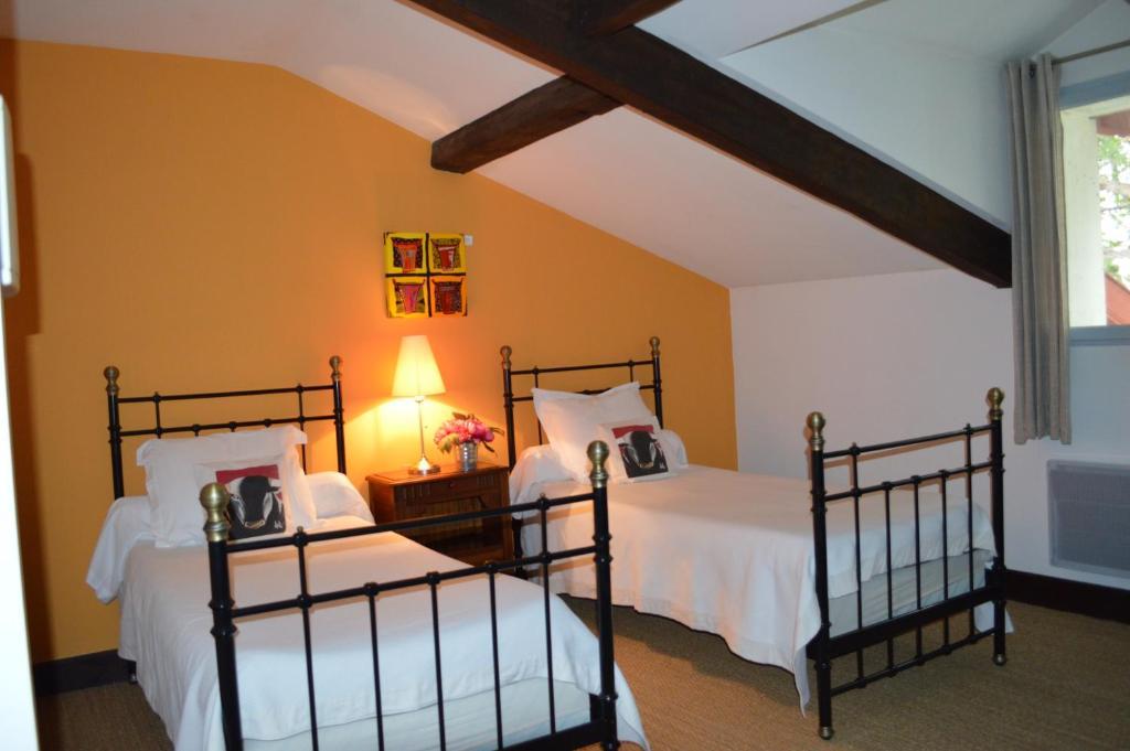 La Ferme Ostalapia Bed & Breakfast Ahetze Rom bilde
