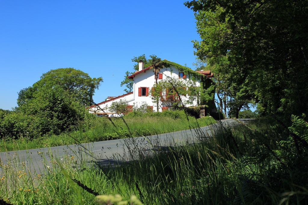 La Ferme Ostalapia Bed & Breakfast Ahetze Eksteriør bilde